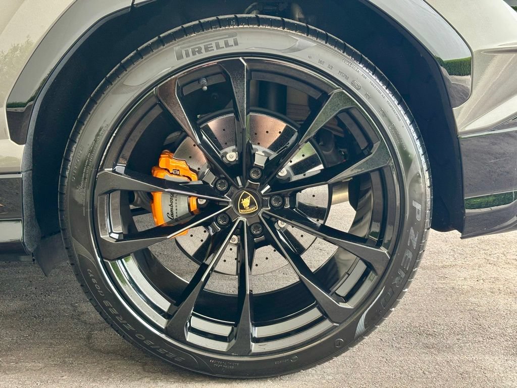 Used 2024 Lamborghini Urus S AWD/4WD image 16