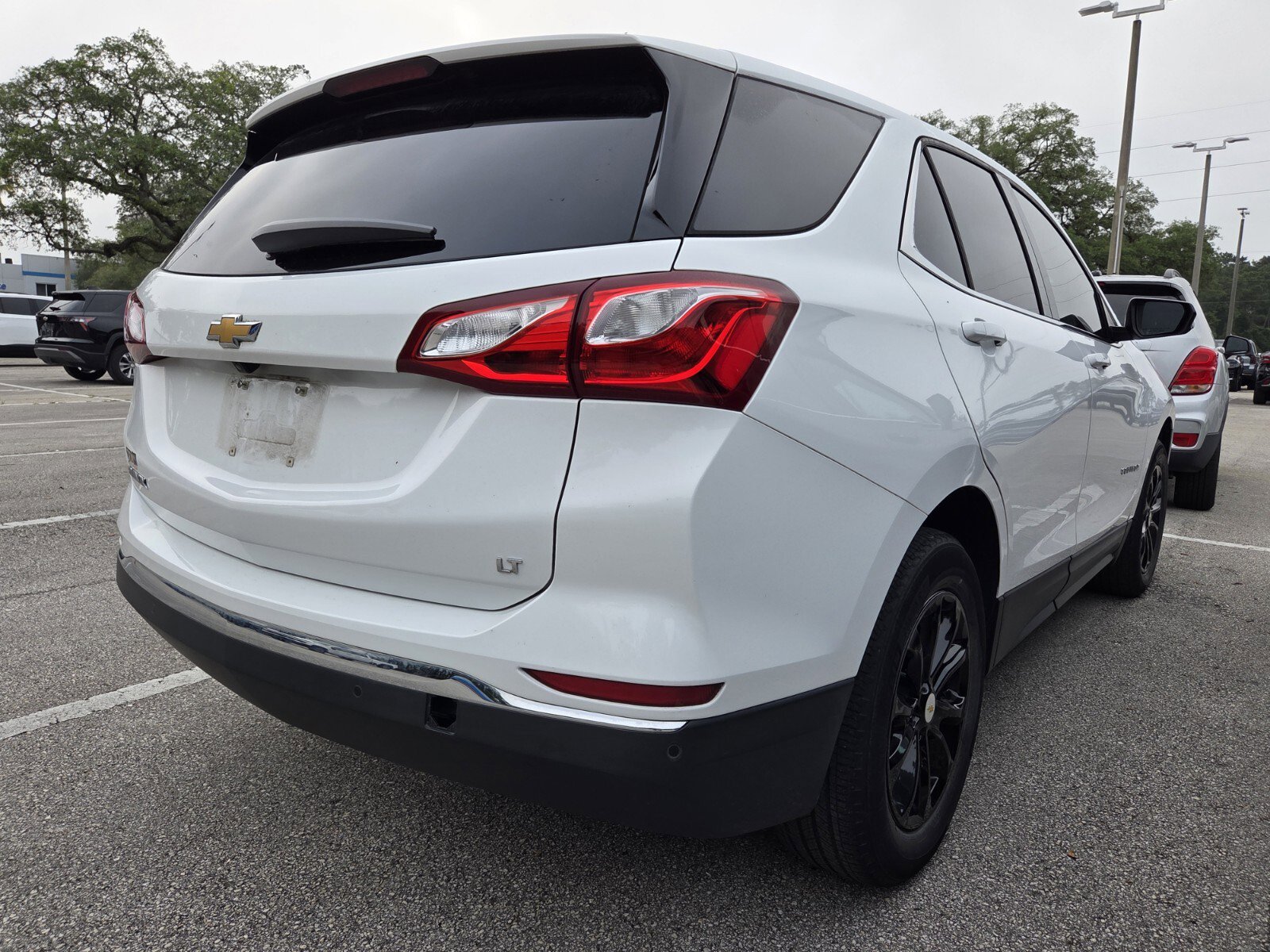Used 2020 Chevrolet Equinox LT w/ LPO, Floor Liner Package FWD image 3
