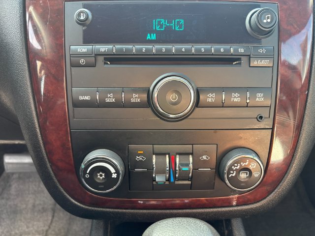 Used 2010 Chevrolet Impala LT FWD image 19