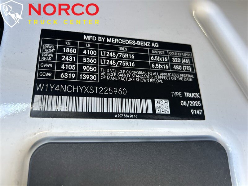 Used 2025 Mercedes-Benz Sprinter 2500 image 18