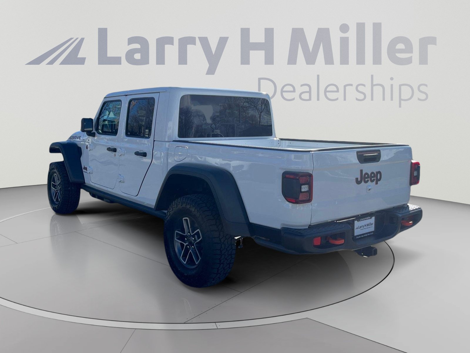 New 2026 Jeep Gladiator Mojave w/ Steel Bumper Group AWD/4WD image 3