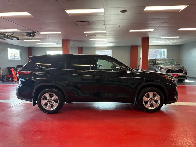 Certified 2021 Toyota Highlander L image 3
