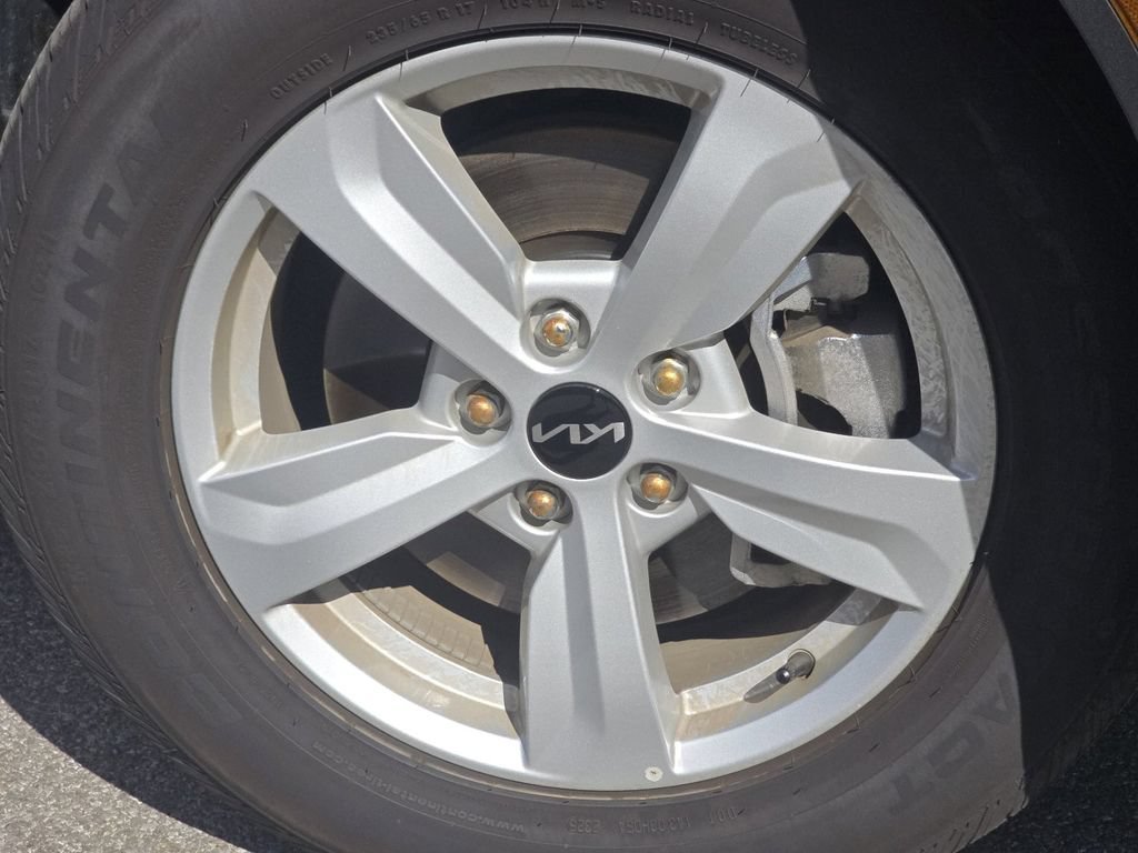 Used 2026 Kia Sorento LX FWD image 8