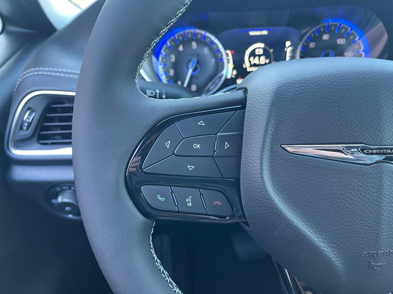 New 2026 Chrysler Pacifica Limited w/ S Appearance Package image 16