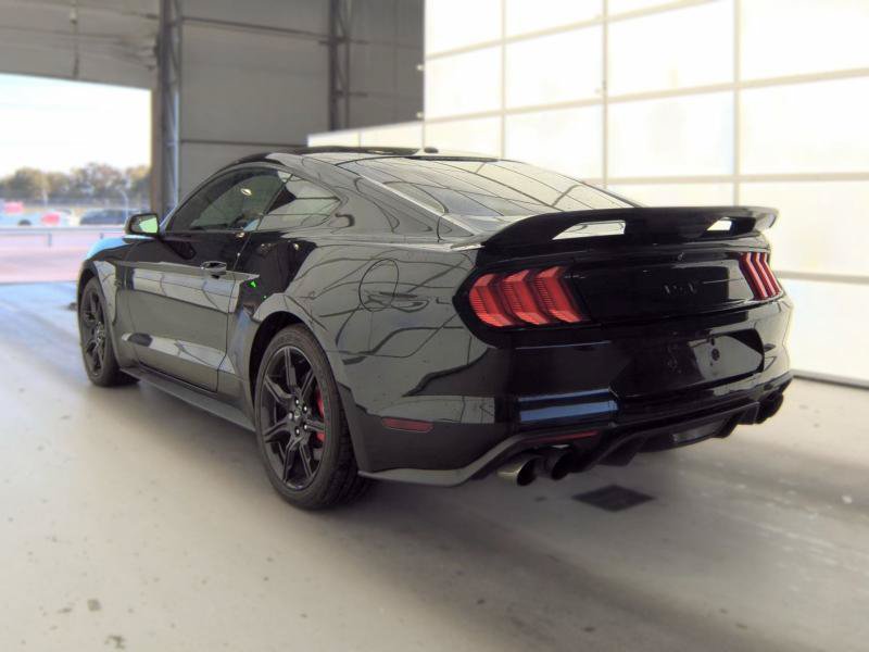 Used 2018 Ford Mustang GT RWD image 2
