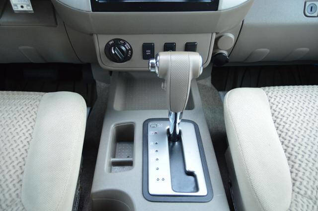 Used 2010 Nissan Frontier SE AWD/4WD image 25
