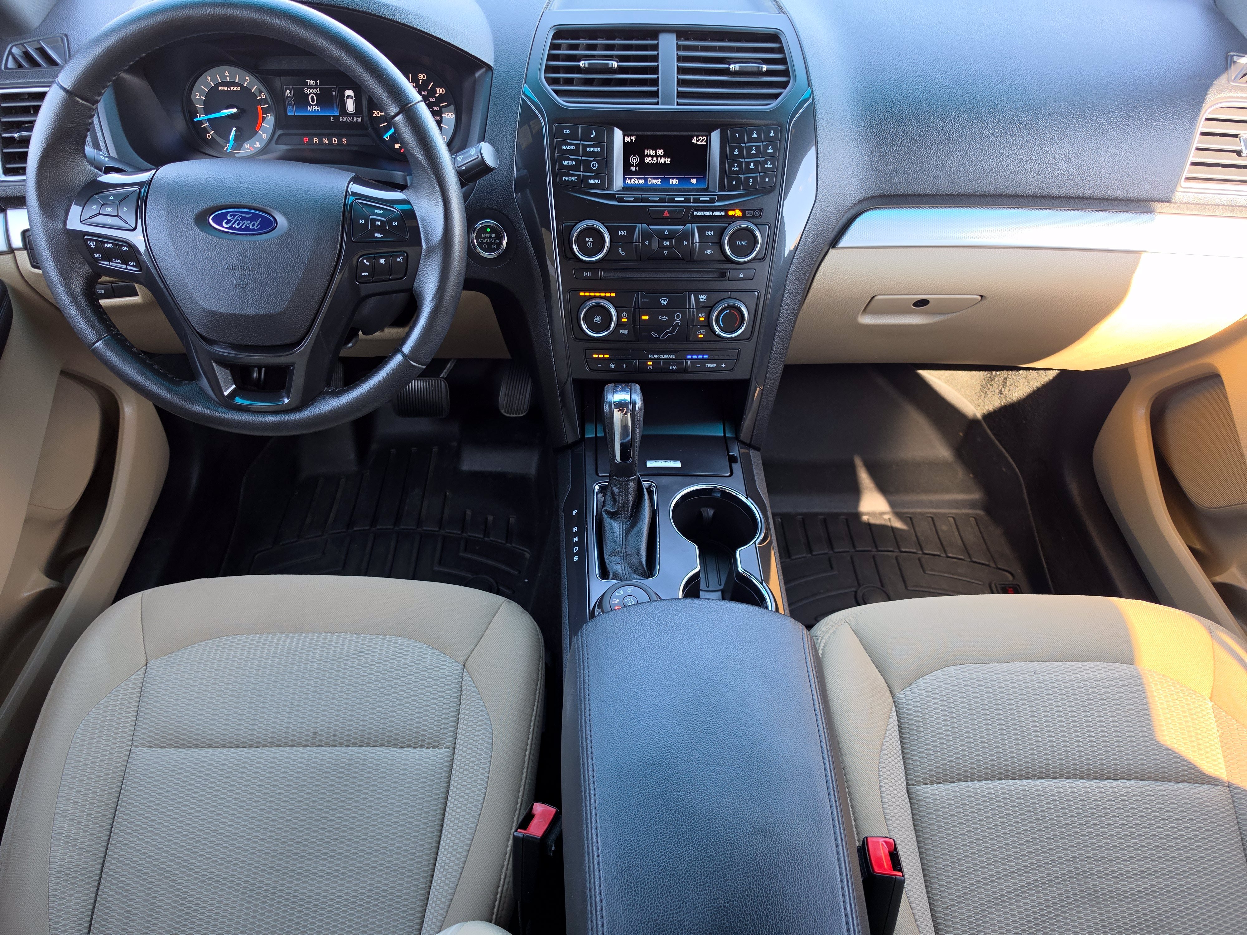 Used 2017 Ford Explorer XLT AWD/4WD image 7