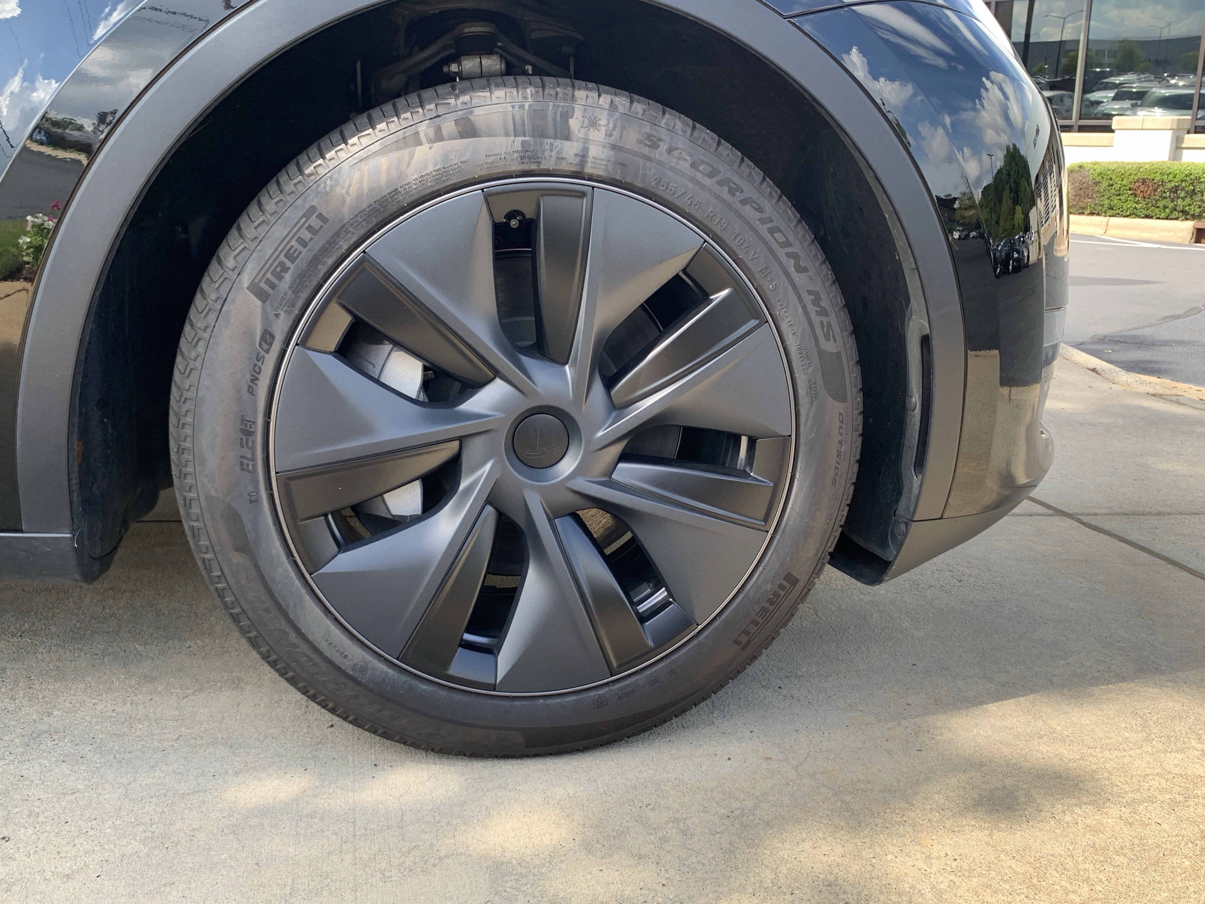 Used 2025 Tesla Model Y Long Range RWD image 13