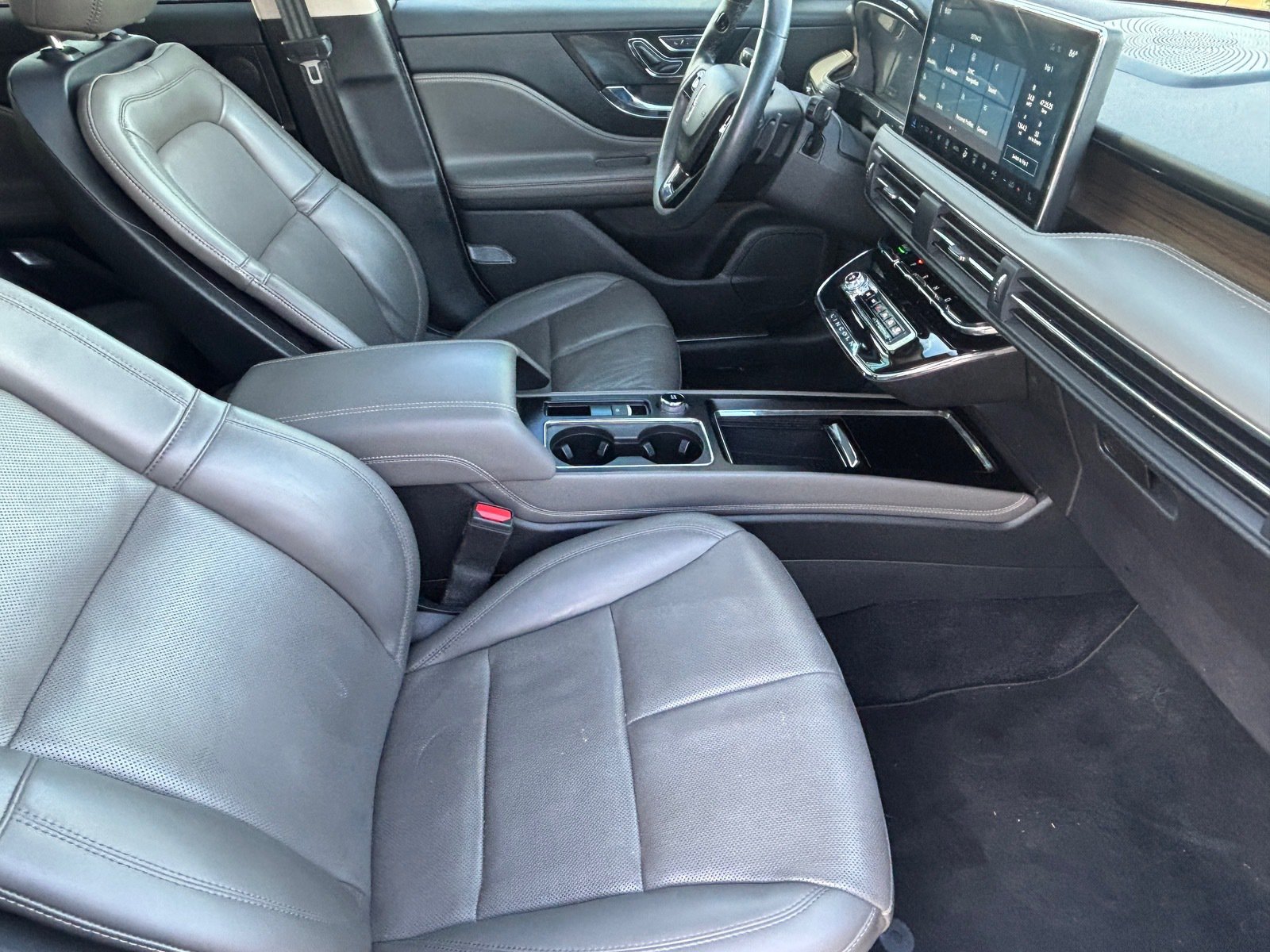Used 2023 Lincoln Corsair Reserve w/ Equipment Group 201A FWD image 33