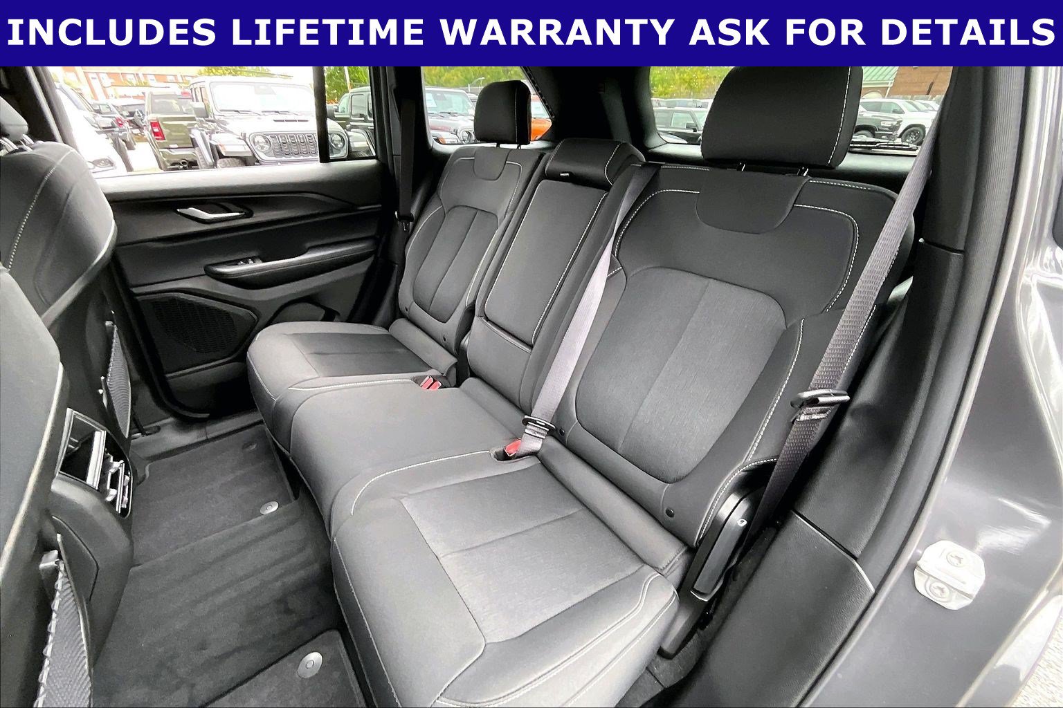 Used 2025 Jeep Grand Cherokee 4WD image 22