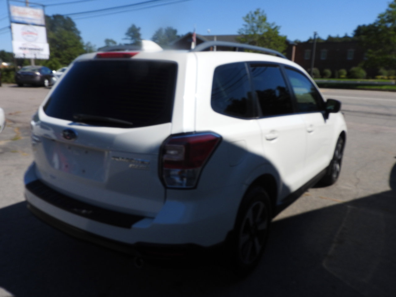 Used 2017 Subaru Forester 2.5i w/ Alloy Wheel Package image 4
