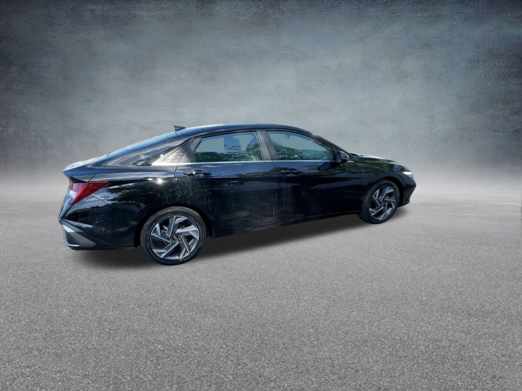 New 2025 Hyundai Elantra Limited image 23