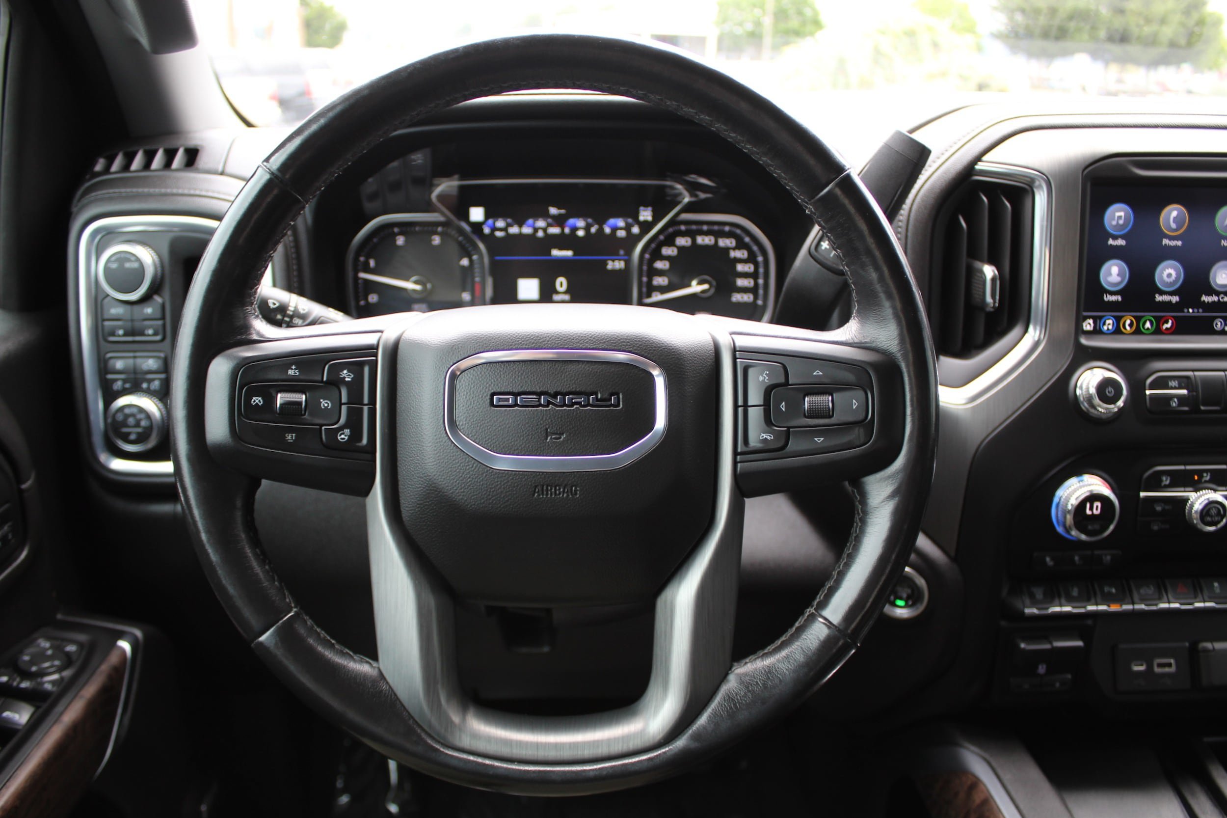 Used 2022 GMC Sierra 3500 Denali w/ Denali Ultimate Package AWD/4WD image 32