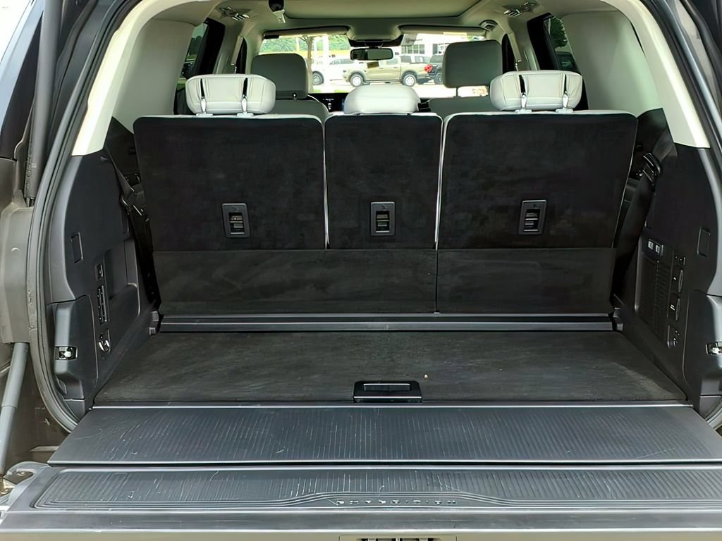 Used 2025 Ford Expedition Platinum AWD/4WD image 23