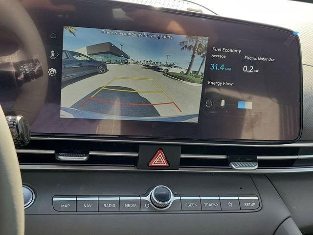 Certified 2025 Hyundai Elantra SEL image 9