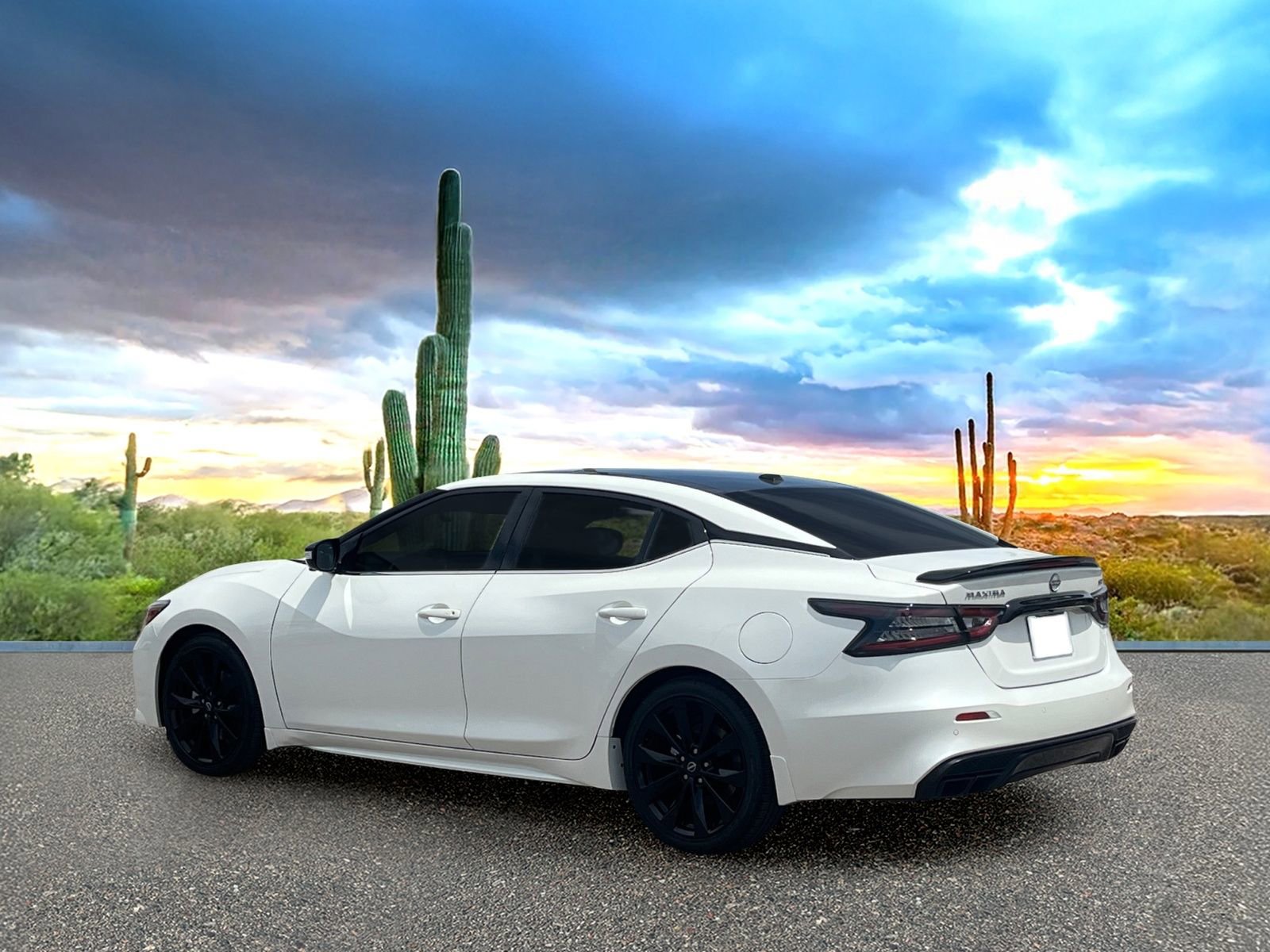 Used 2023 Nissan Maxima SR w/ Sport Mat Group FWD image 4