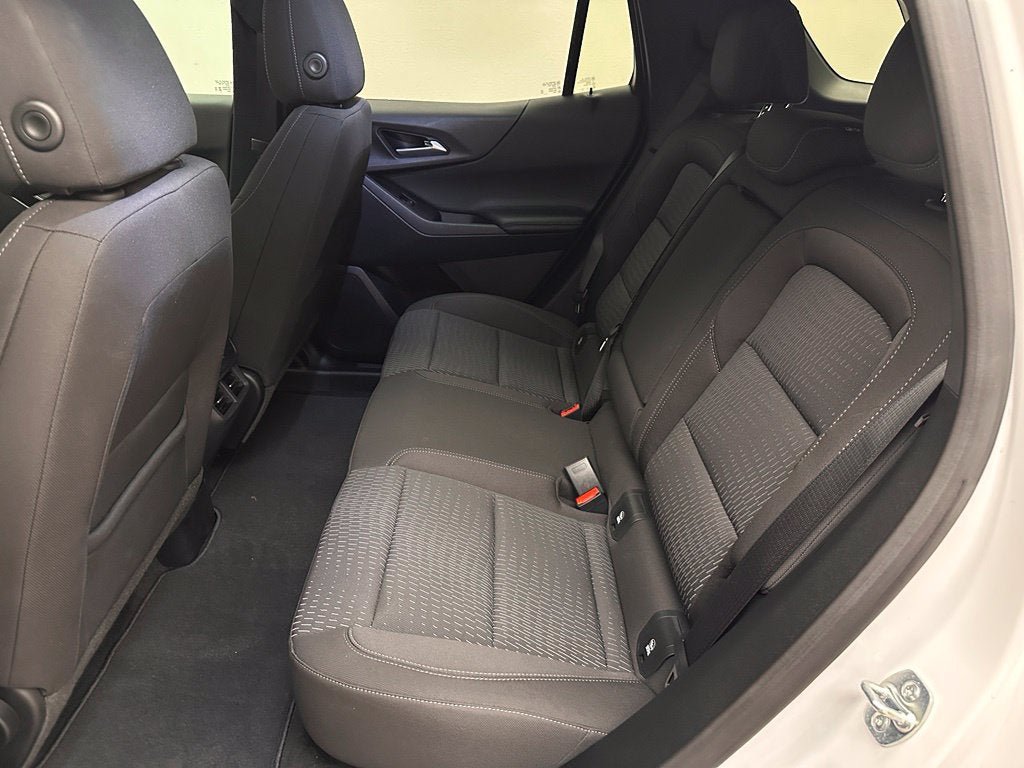 Used 2026 Chevrolet Equinox LT FWD image 17