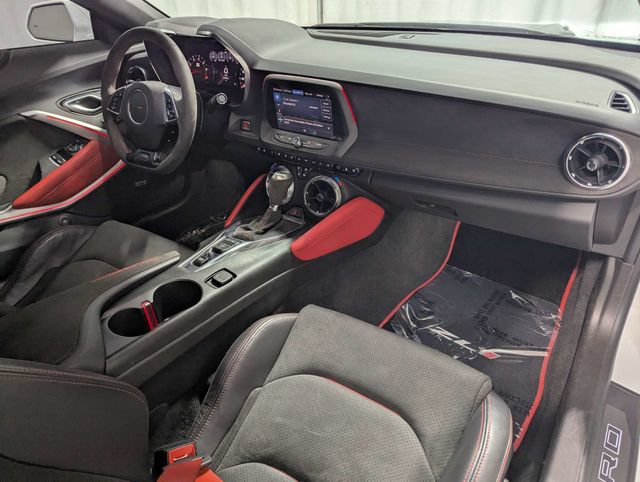 Used 2022 Chevrolet Camaro ZL1 RWD image 9