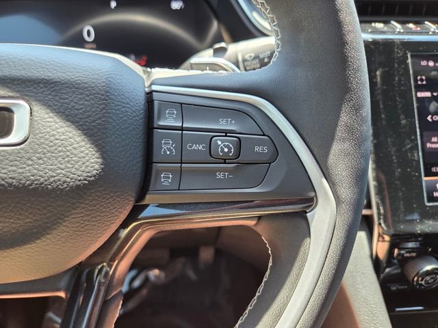 Used 2023 Jeep Grand Cherokee Altitude AWD/4WD image 28