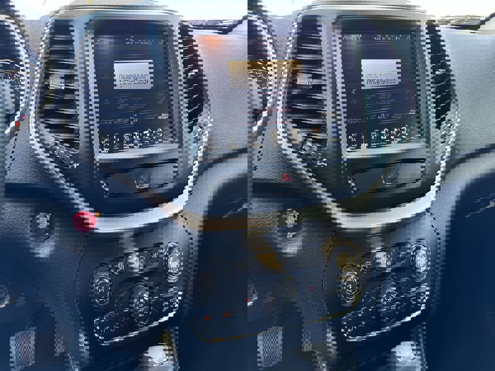 Used 2016 Jeep Cherokee Trailhawk w/ Comfort/Convenience Group image 19