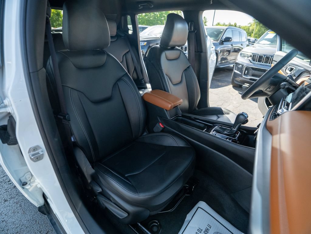 Used 2025 Jeep Compass Limited AWD/4WD image 24
