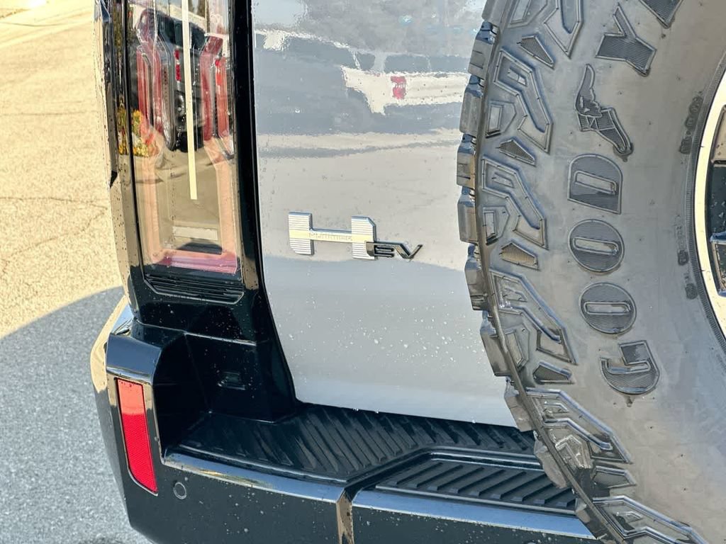 Used 2025 GMC Hummer EV 3X w/ Extreme Off-Road Package AWD/4WD image 32
