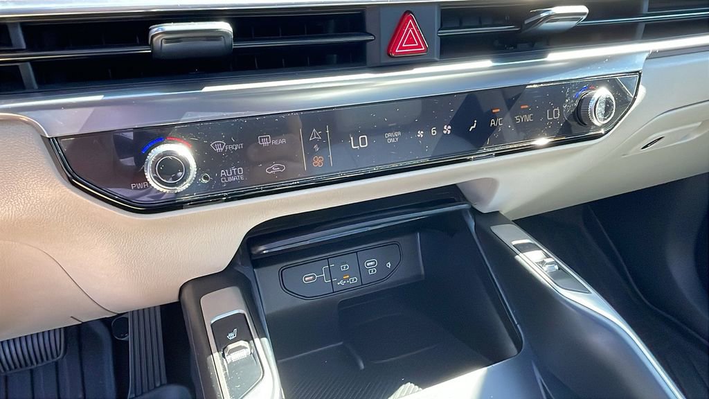 Used 2025 Kia Sorento EX w/ EX Panoramic Sunroof Package image 19