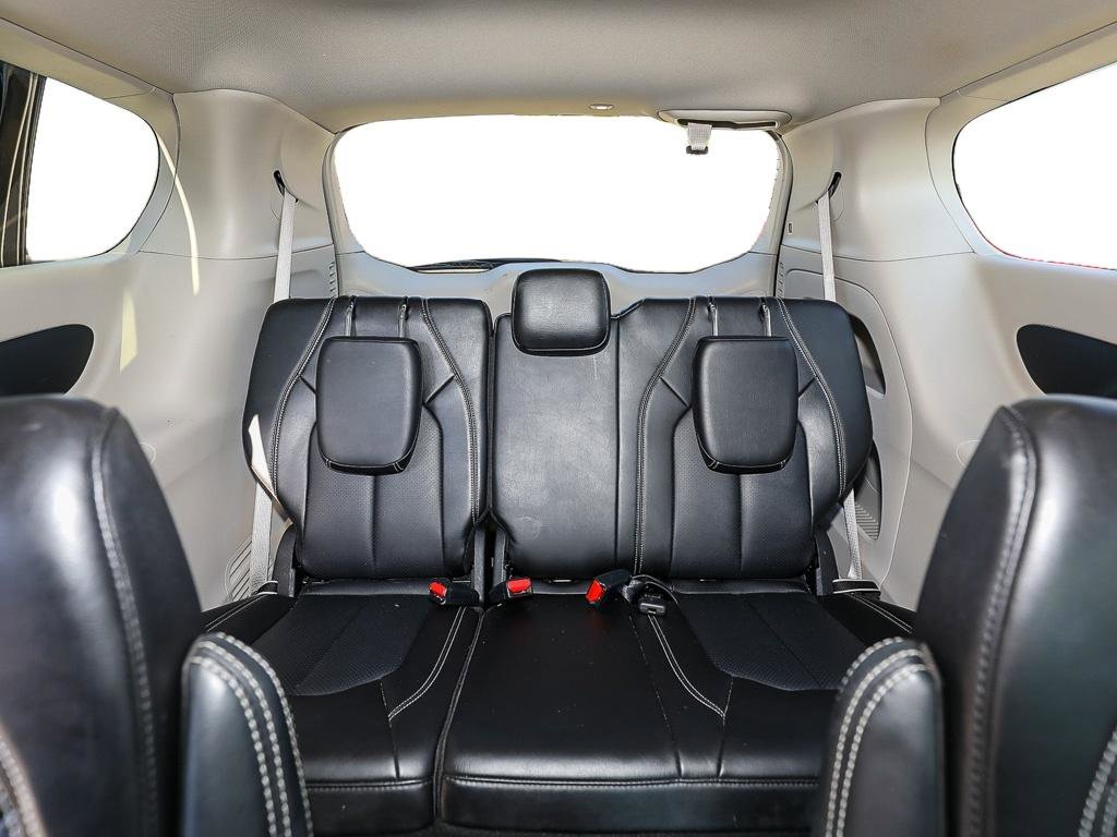 Used 2024 Chrysler Pacifica Touring-L FWD image 23