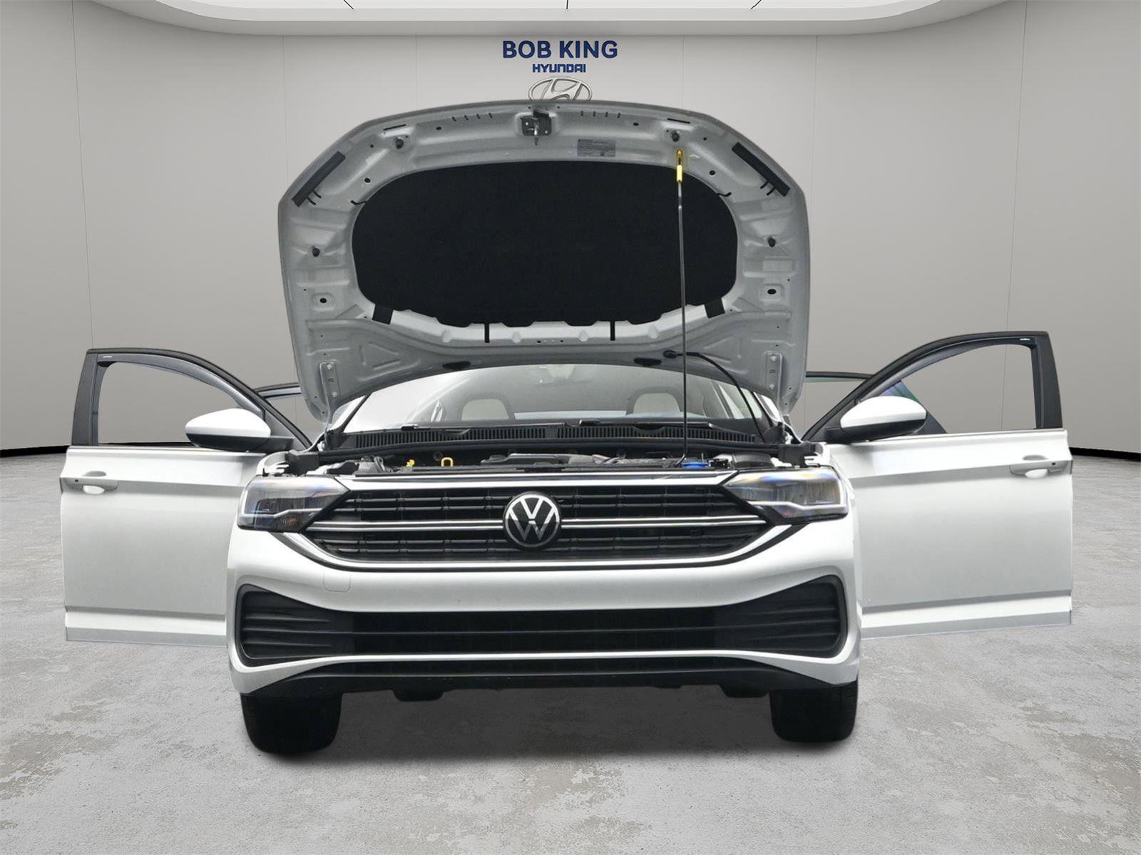 Used 2023 Volkswagen Jetta SE image 30