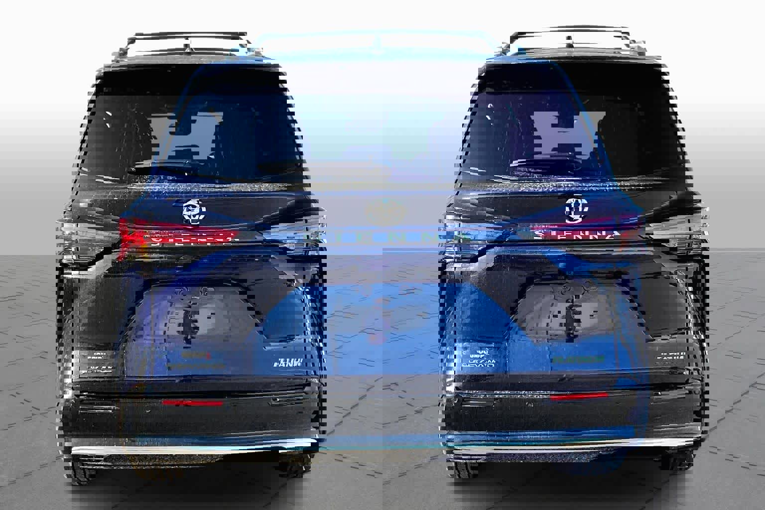 New 2026 Toyota Sienna Platinum image 4