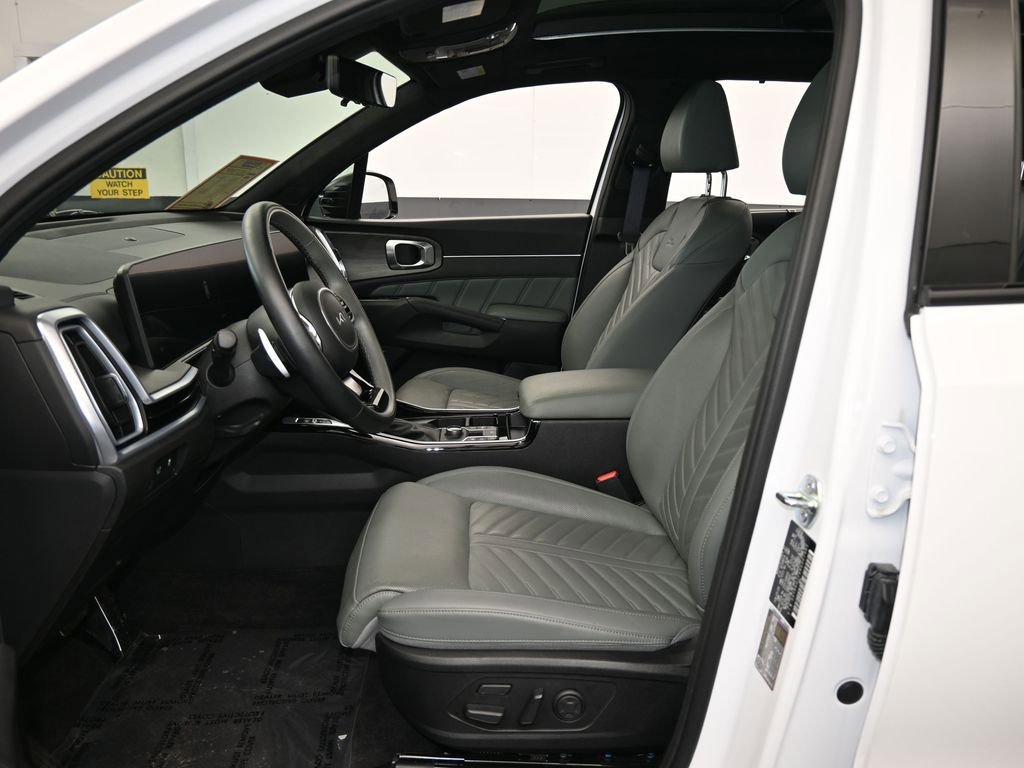 Used 2024 Kia Sorento SX Prestige w/ Sage Leather Package image 11