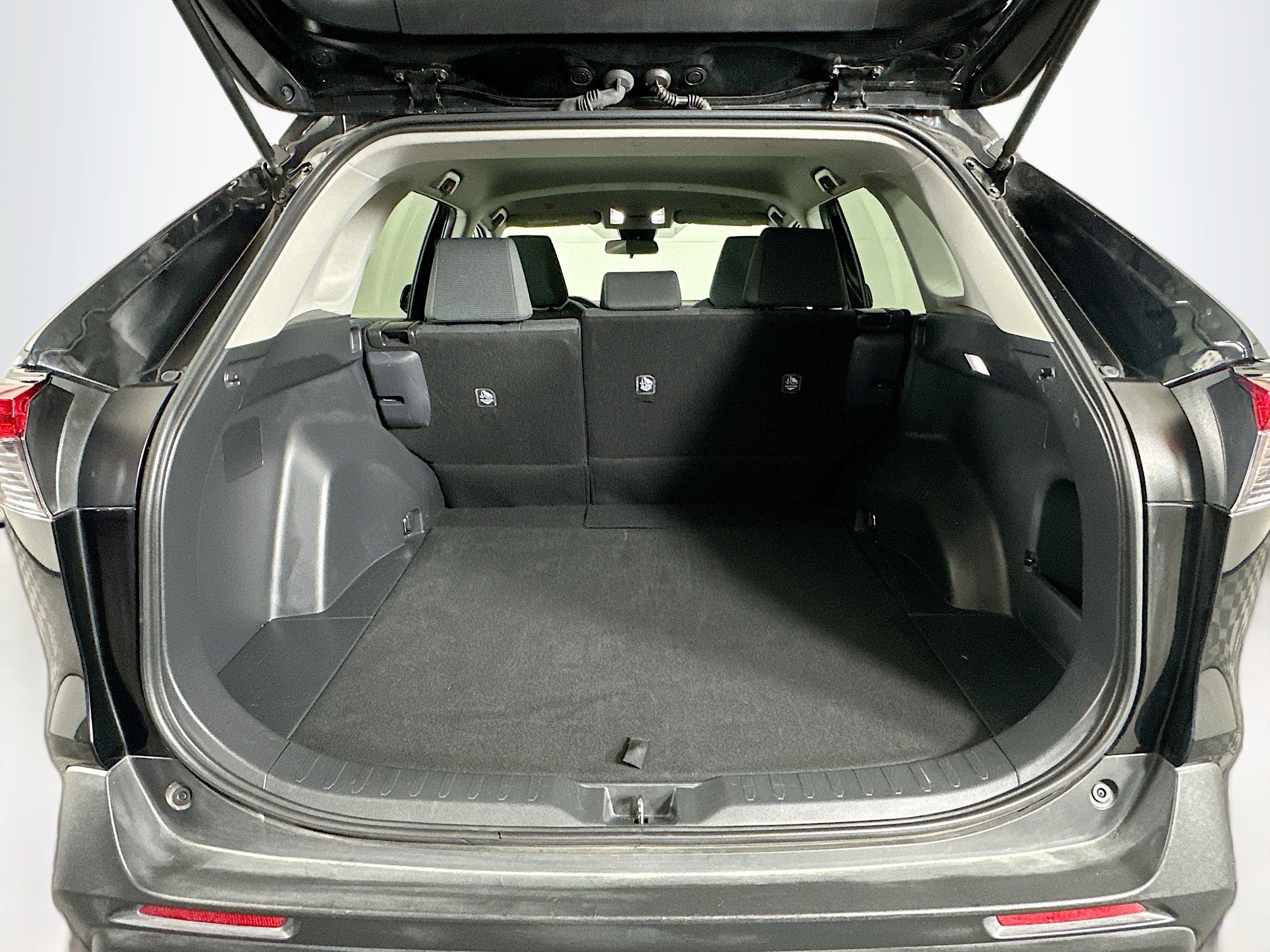 Used 2024 Toyota RAV4 LE image 28