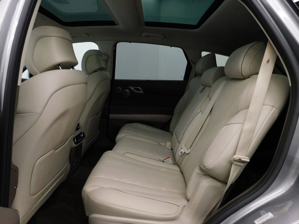 Used 2024 Genesis GV80 2.5T w/ Prestige Package image 17