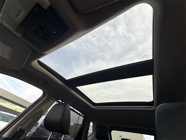 Used 2021 Nissan Rogue SV w/ Premium Package image 21