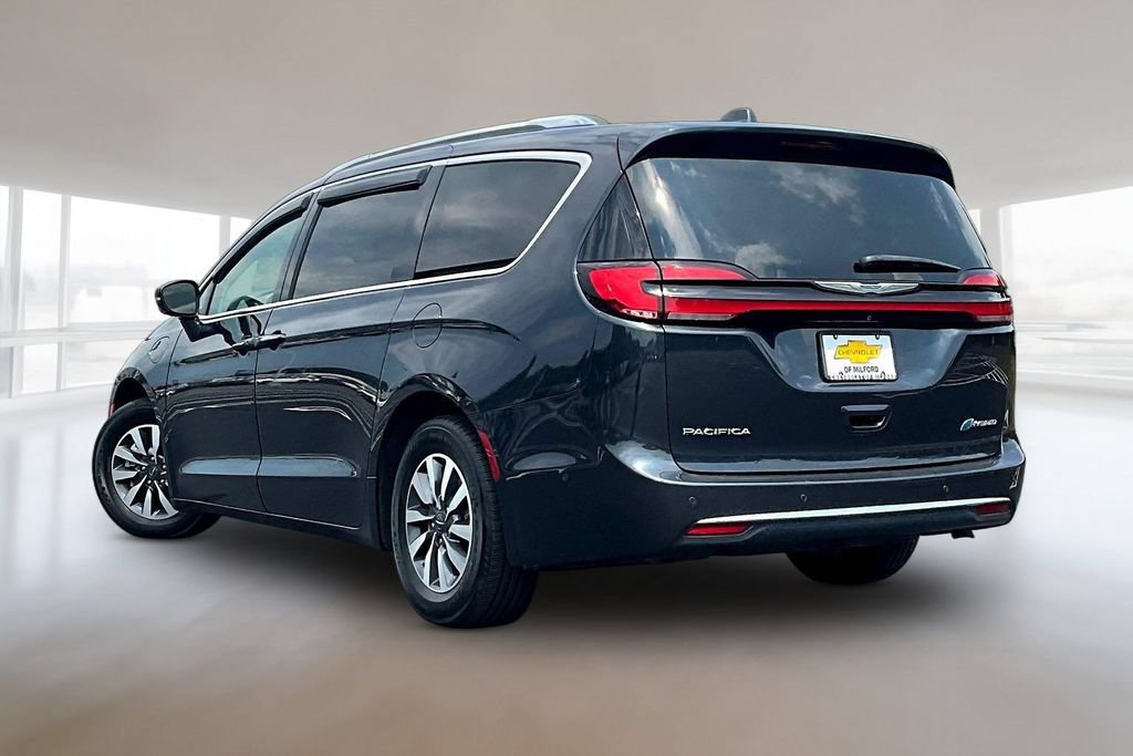 Used 2021 Chrysler Pacifica Touring-L FWD image 4