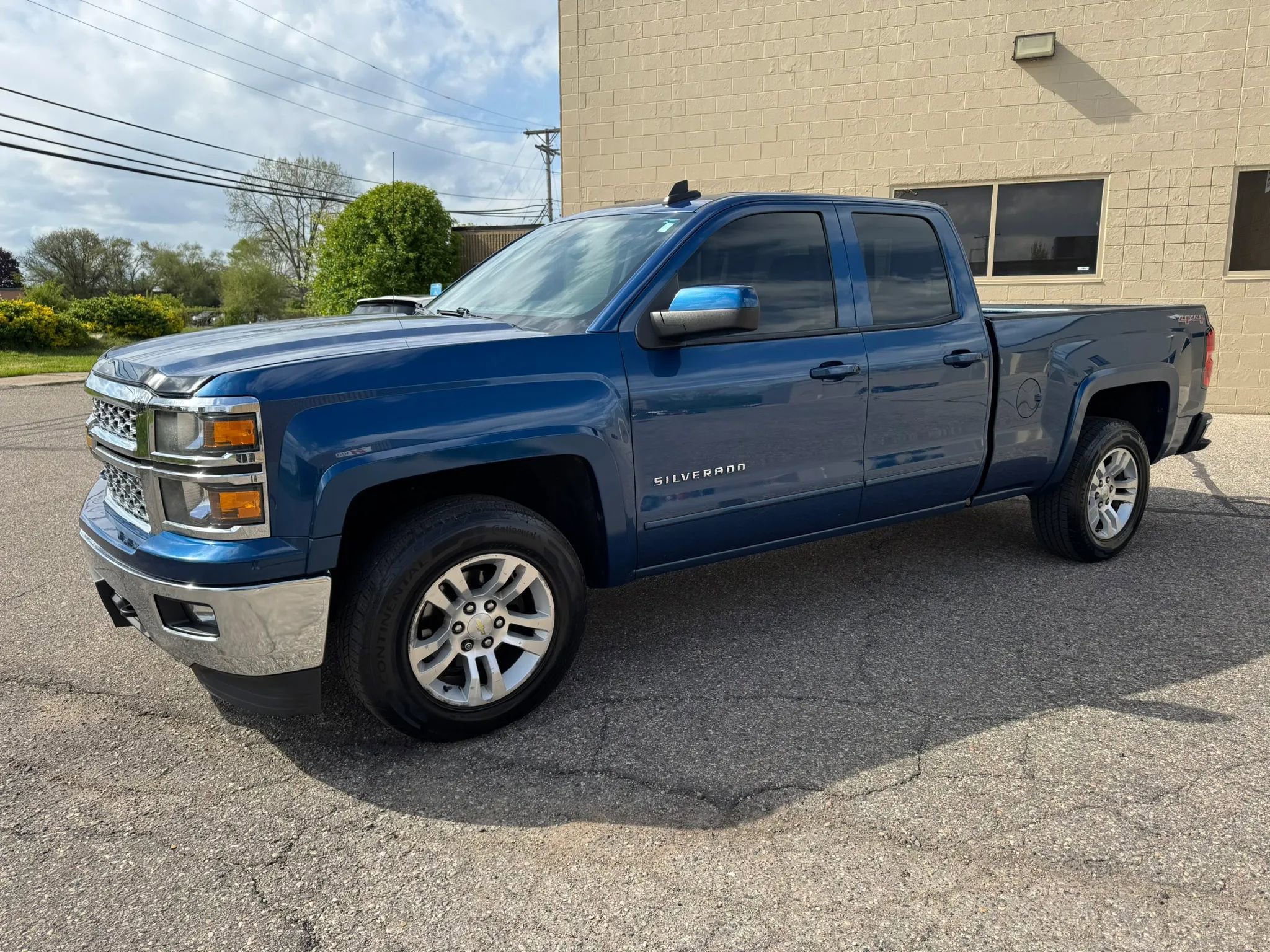 Used 2015 Chevrolet Silverado 1500 LT w/ All Star Edition AWD/4WD image 4