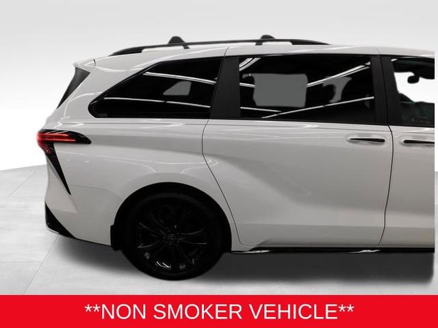 Used 2025 Toyota Sienna XSE image 19