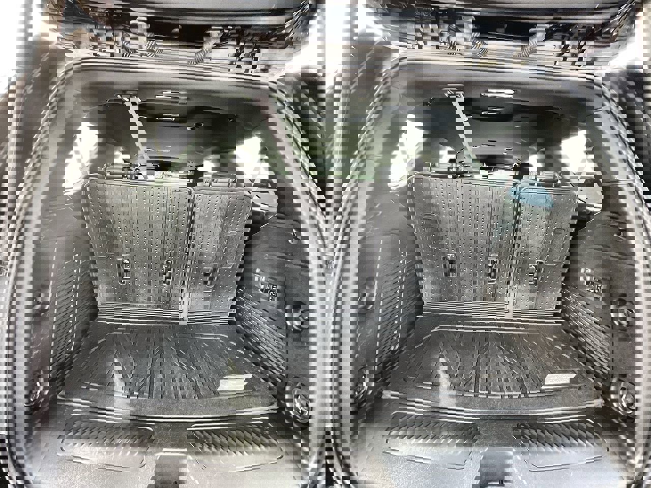 Used 2023 Chevrolet Tahoe LT w/ Luxury Package image 25