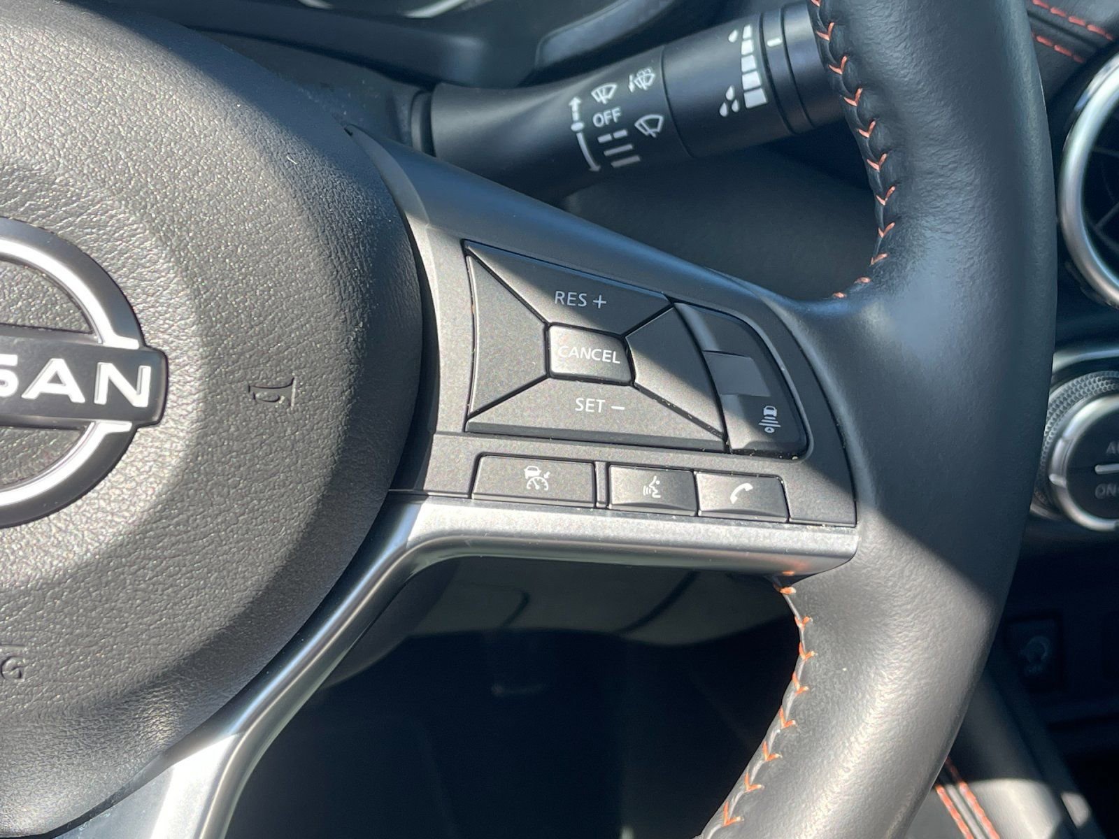 Used 2025 Nissan Sentra SR w/ SR Premium Package image 27