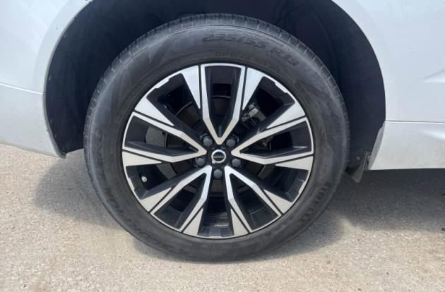 Used 2024 Volvo XC60 B5 Core w/ Protection Package Premier AWD/4WD image 8