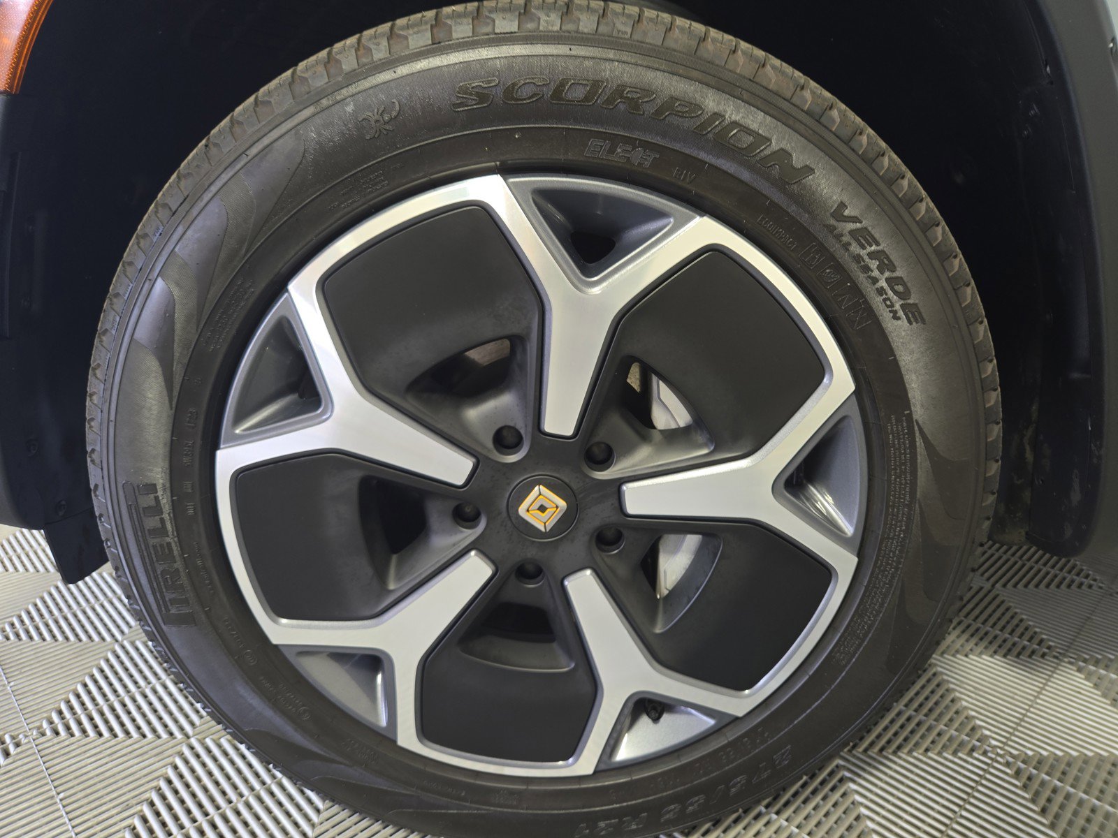 Used 2024 Rivian R1T Adventure AWD/4WD image 9