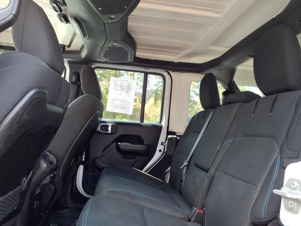Used 2024 Jeep Wrangler Unlimited Rubicon 4xe AWD/4WD image 10