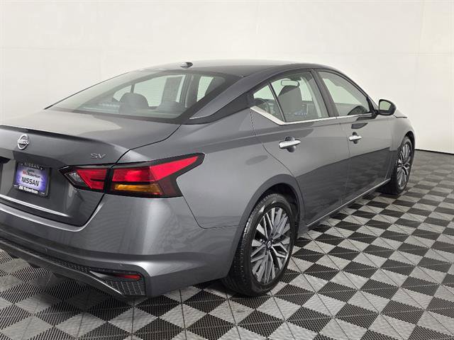 Used 2024 Nissan Altima 2.5 SV FWD image 4