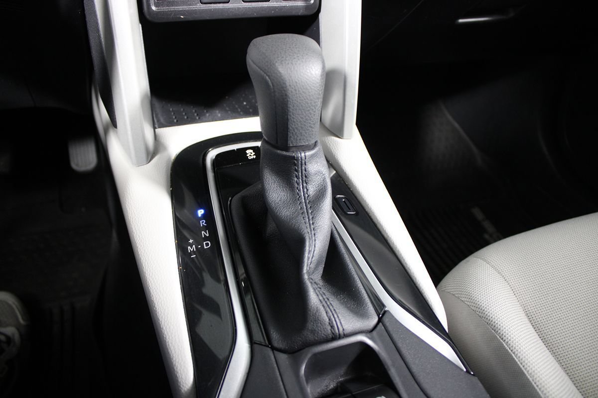 Used 2025 Toyota Corolla Cross L FWD image 14
