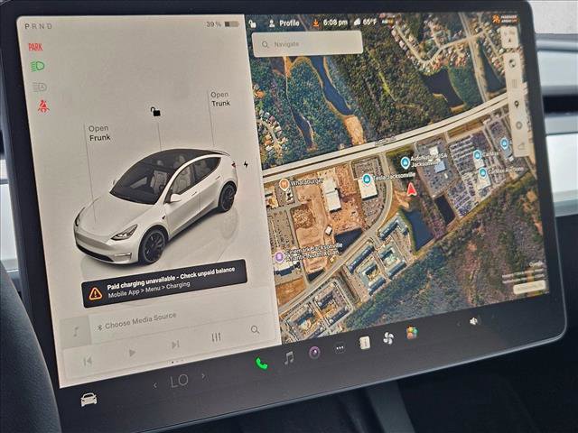 Used 2024 Tesla Model Y Performance image 9