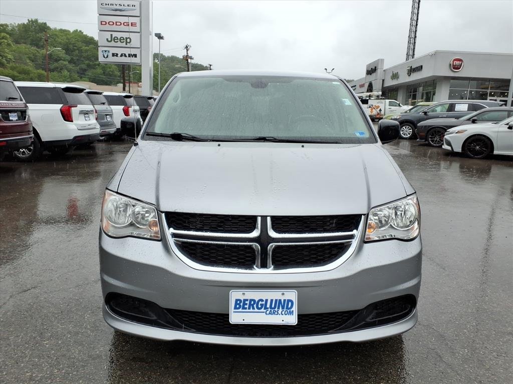 Used 2018 Dodge Grand Caravan SE w/ UConnect Hands-Free Group FWD image 9
