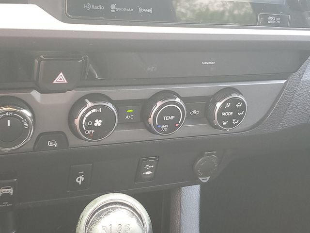 Used 2016 Toyota Tacoma TRD Sport w/ Towing Package AWD/4WD image 19