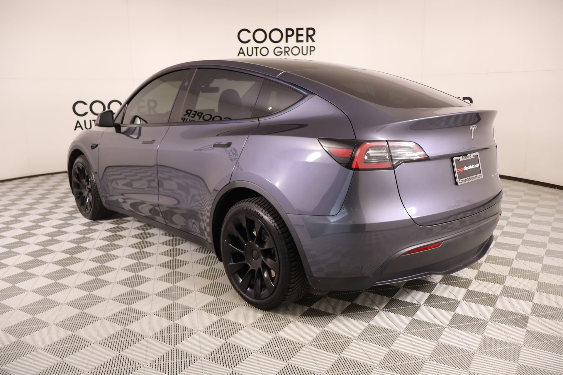 Used 2023 Tesla Model Y Long Range AWD/4WD image 21