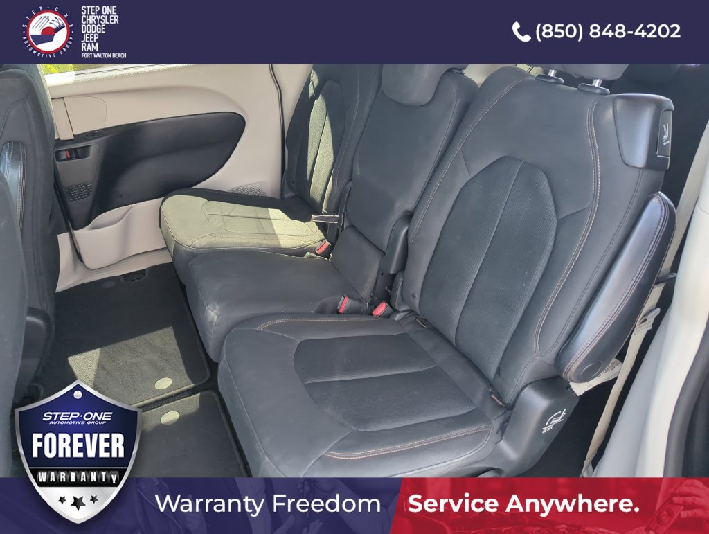 Used 2019 Chrysler Pacifica Touring Plus w/ Tire & Wheel Group FWD image 26