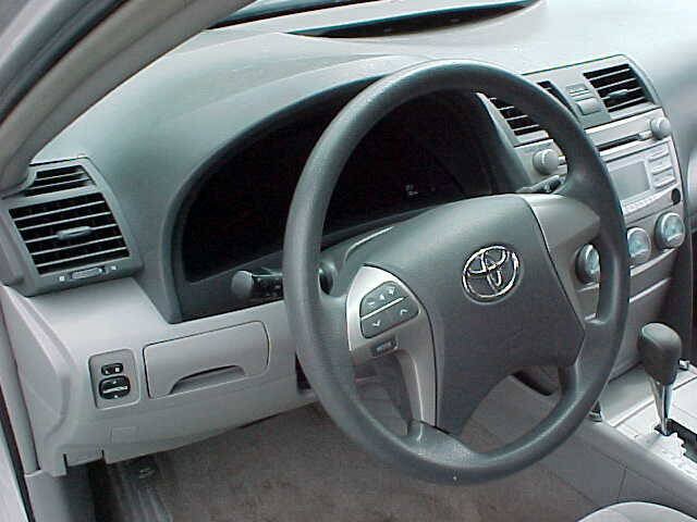 Used 2009 Toyota Camry LE FWD image 23